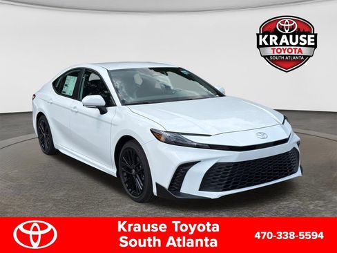 New 2026 Toyota Camry SE FWD image 1