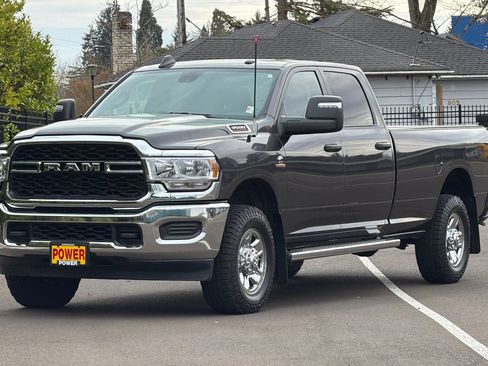 Used 2024 RAM 3500 Tradesman w/ Chrome Appearance Group AWD/4WD image 8