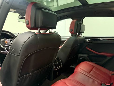 Used 2019 Porsche Macan image 14
