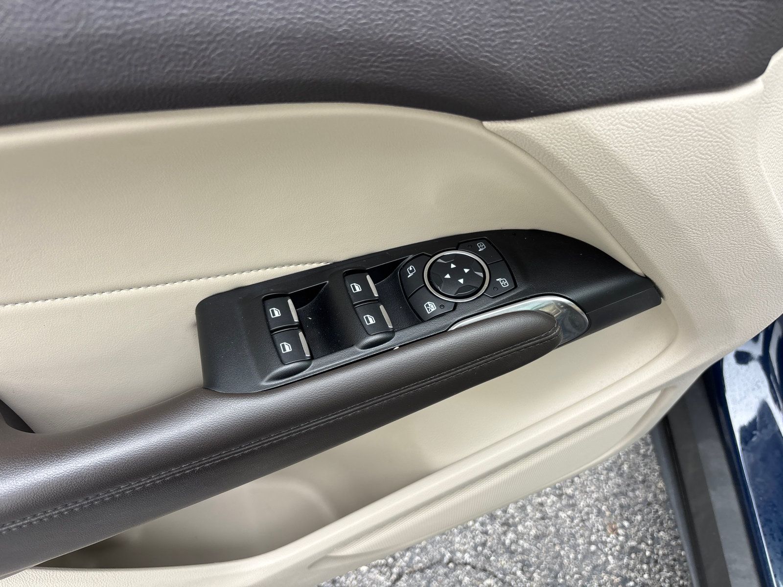 Used 2019 Lincoln MKC Reserve w/ MKC Climate Package FWD image 13