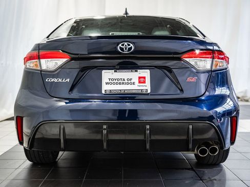 Used 2024 Toyota Corolla SE w/ SE Convenience Package image 5