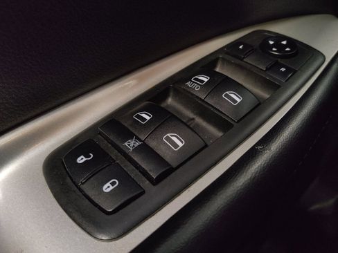 Used 2019 Dodge Journey SE FWD image 27