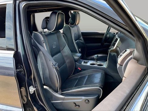 Used 2014 Jeep Grand Cherokee Overland w/ Advanced Technology Group AWD/4WD image 9