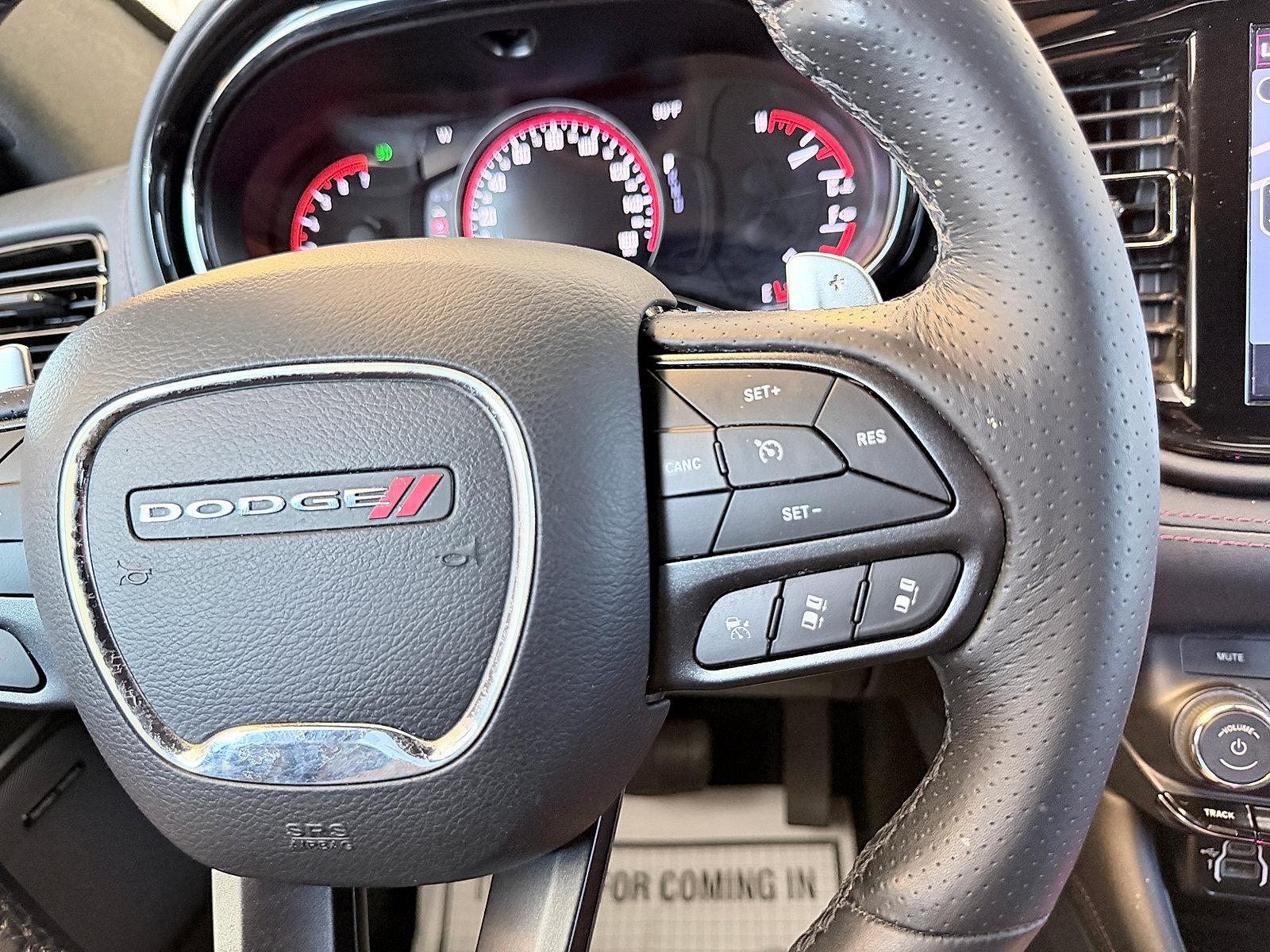 Used 2022 Dodge Durango R/T w/ Tow 'N Go Package AWD/4WD image 37