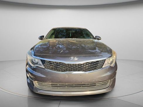 Used 2017 Kia Optima LX w/ Value Package FWD image 3