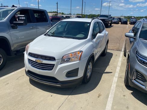 Used 2015 Chevrolet Trax LT w/ LT Plus Package FWD image 1