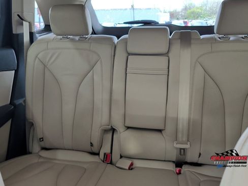 Used 2019 Lincoln Nautilus Select AWD/4WD image 28