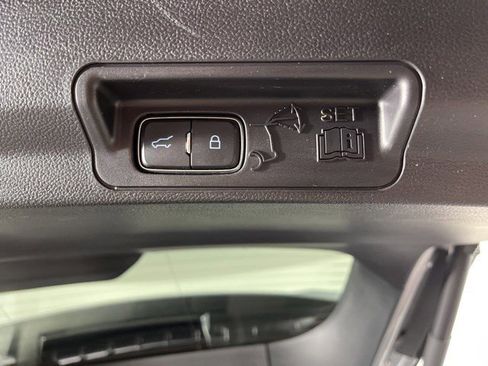 Used 2020 Ford Explorer XLT RWD image 45