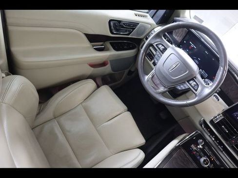 Used 2020 Lincoln Navigator Reserve w/ Luxury Package AWD/4WD image 18