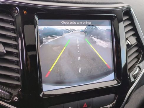 Certified 2020 Jeep Cherokee Limited image 30