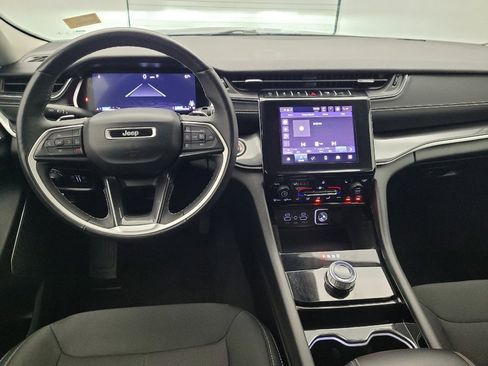 Used 2022 Jeep Grand Cherokee L Laredo w/ Luxury Tech Group I AWD/4WD image 22