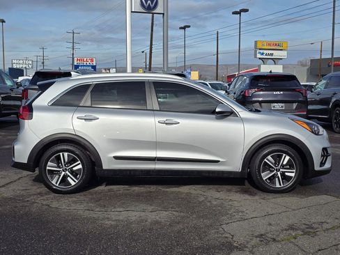 Used 2020 Kia Niro LXS image 6