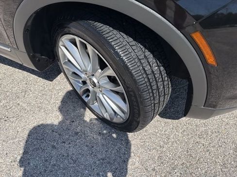 Used 2017 Lincoln MKC Reserve w/ Lincoln MKC Climate Package image 8