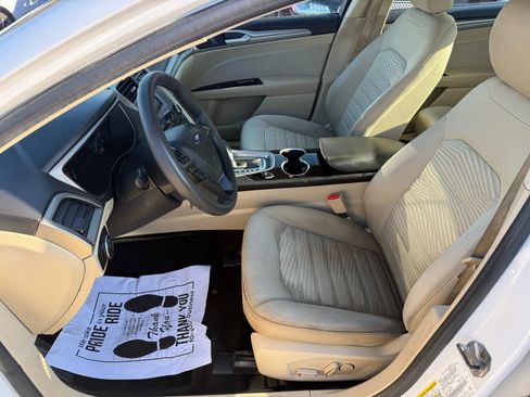 Used 2016 Ford Fusion SE image 12