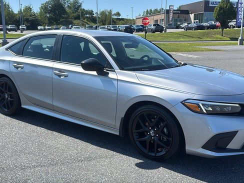 Used 2024 Honda Civic Sport image 2