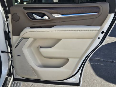 Used 2021 GMC Yukon Denali w/ Denali Premium Package image 9