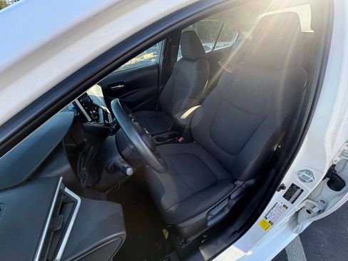 Used 2021 Toyota Corolla LE w/ Carpet Mat Package (TMS) image 34