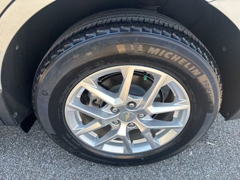 Used 2023 Chevrolet Equinox LS w/ Driver Confidence II Package image 11