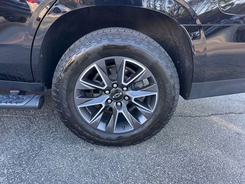 Used 2021 Chevrolet Tahoe Z71 w/ Z71 Signature Package AWD/4WD image 40