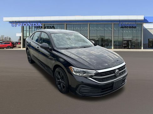 Used 2023 Volkswagen Jetta SE FWD image 6