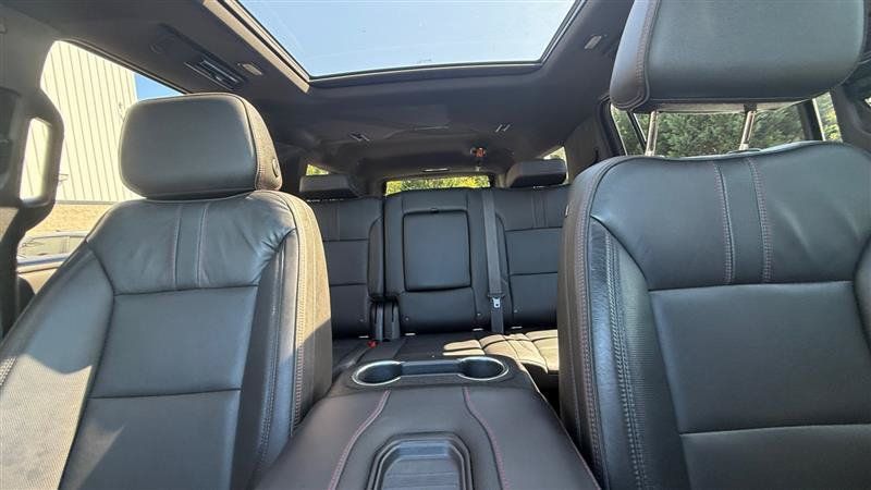 Used 2021 Chevrolet Suburban RST AWD/4WD image 39