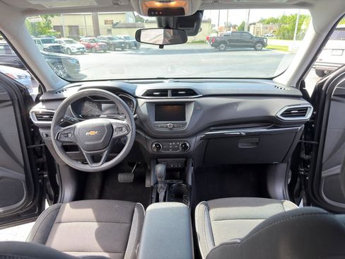 Used 2021 Chevrolet TrailBlazer LS FWD image 37