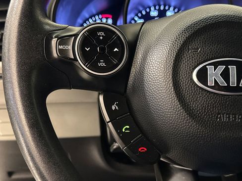 Used 2016 Kia Soul FWD image 26