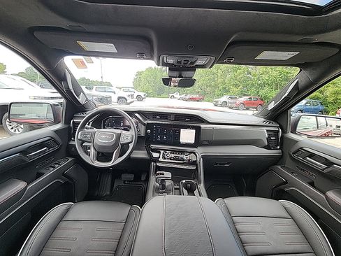 Used 2024 GMC Sierra 1500 AT4X image 32