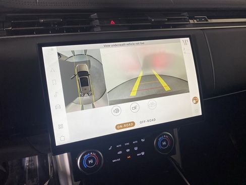 Used 2023 Land Rover Range Rover Long Wheelbase SE image 20