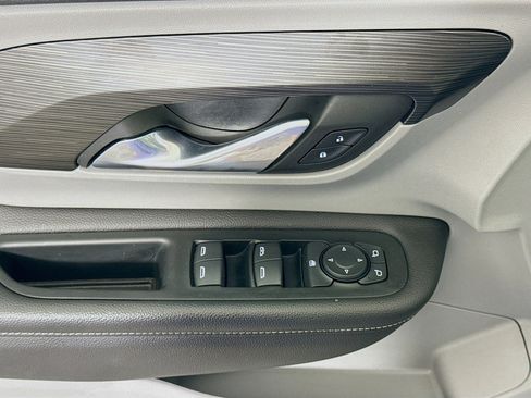 Used 2022 GMC Terrain SLE image 24