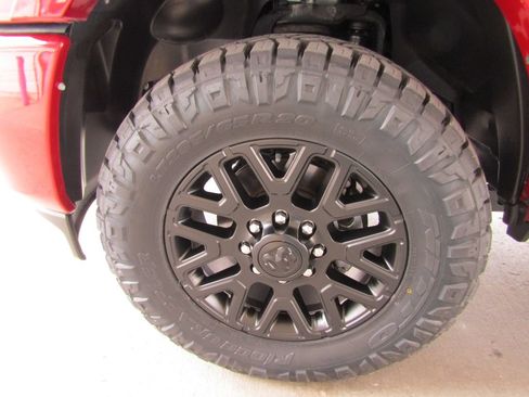 Used 2026 RAM 2500 Limited AWD/4WD image 32