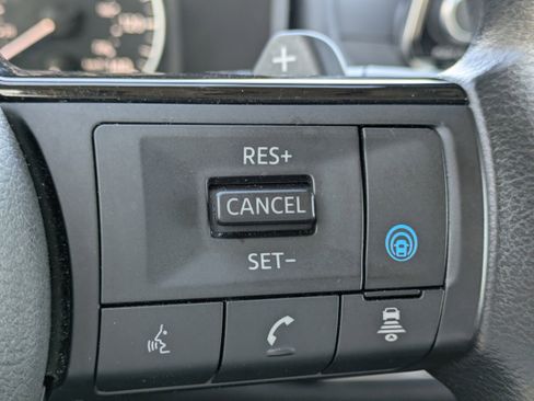 Used 2023 Nissan Rogue SV image 26