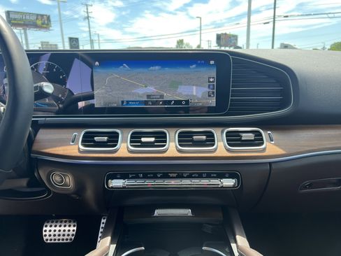 Used 2023 Mercedes-Benz GLC 300 4MATIC w/ Pinnacle Trim Package image 31