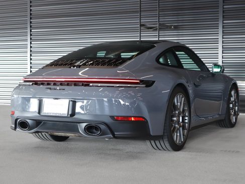 Used 2025 Porsche 911 Carrera image 10