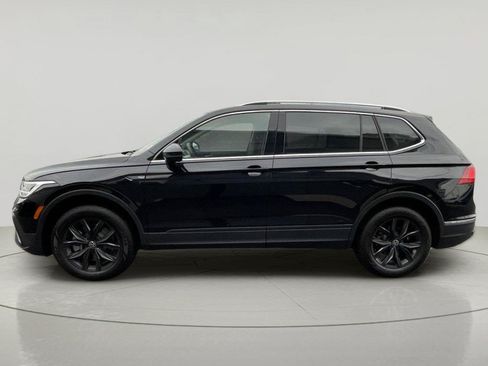 Used 2024 Volkswagen Tiguan SE w/ Panoramic Sunroof Package AWD/4WD image 4