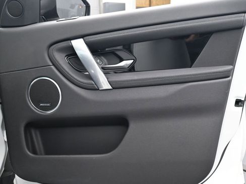 Used 2020 Land Rover Discovery Sport S image 25