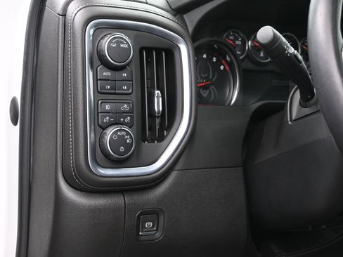 Used 2022 Chevrolet Silverado 1500 RST w/ Convenience Package II image 23