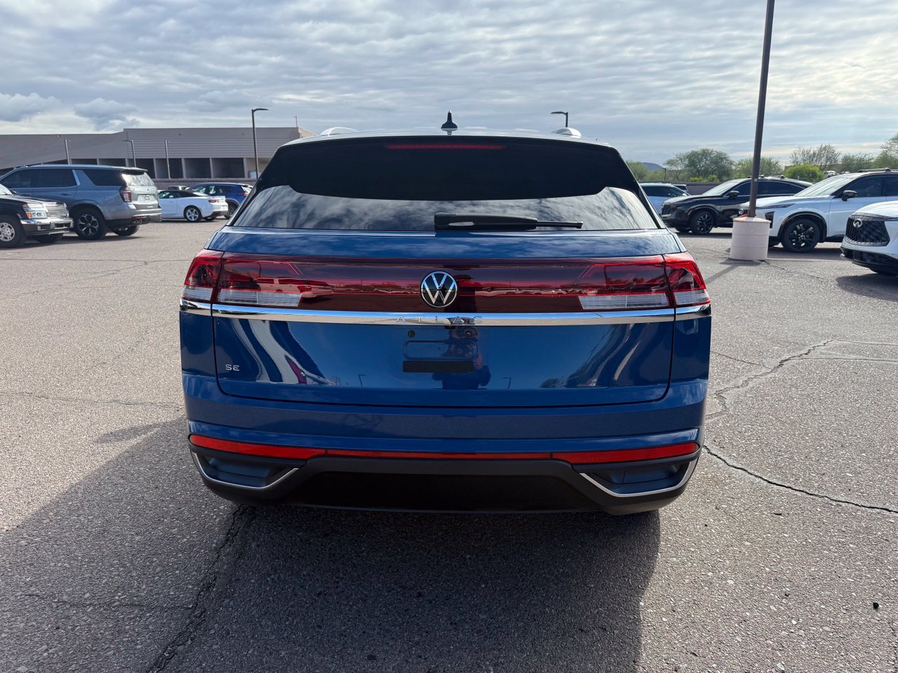 Used 2025 Volkswagen Atlas Cross Sport SE FWD image 6