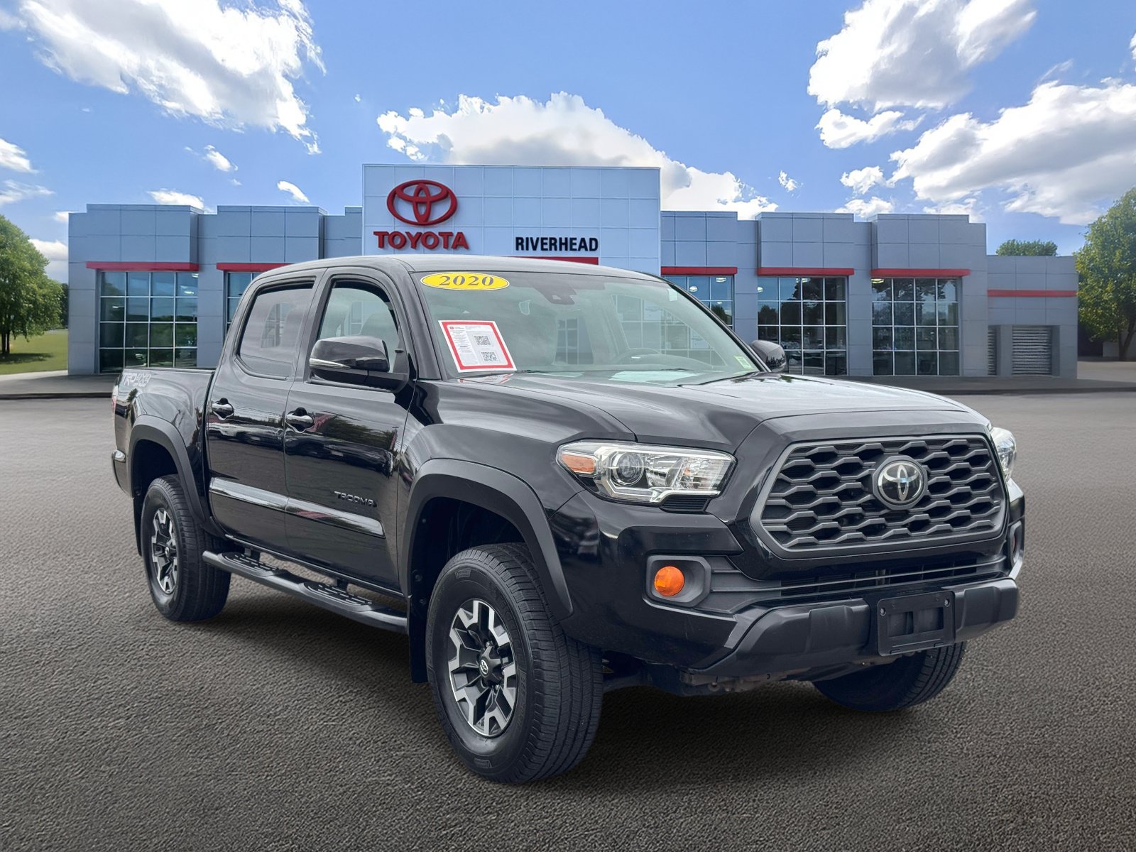 Certified 2020 Toyota Tacoma TRD Off-Road w/ Technology Package AWD/4WD image 2