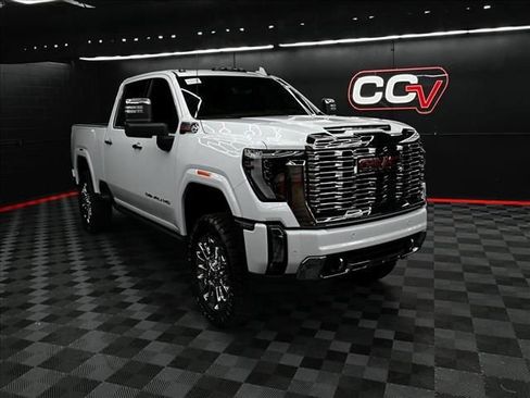 New 2026 GMC Sierra 2500 Denali w/ Denali Reserve Package AWD/4WD image 15