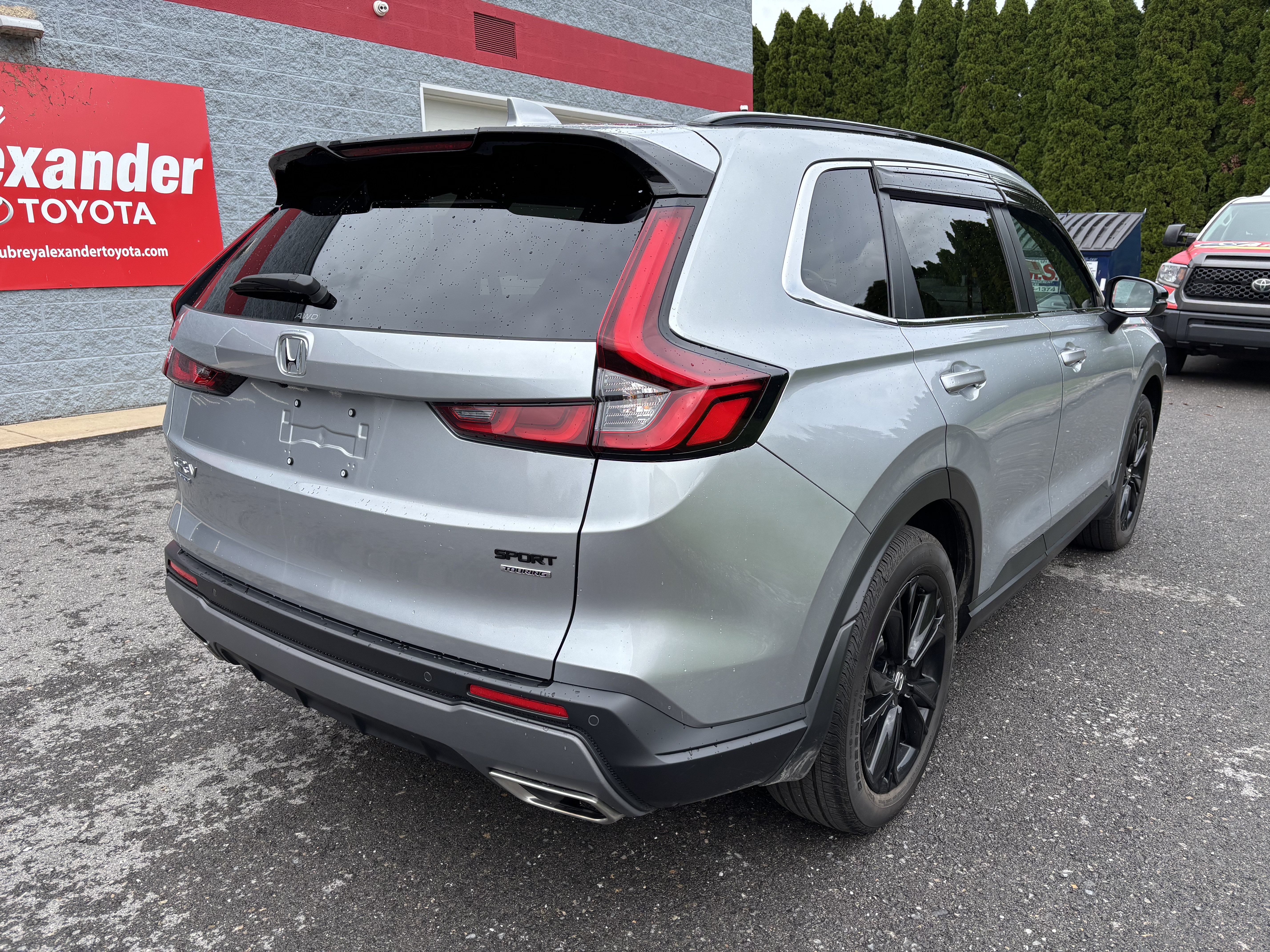 Used 2025 Honda CR-V Sport Touring image 3