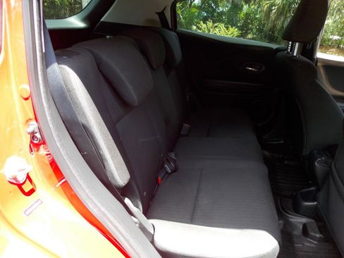 Used 2017 Honda HR-V LX image 19