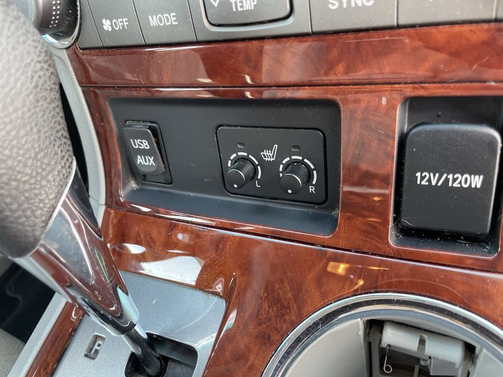 Used 2011 Toyota Highlander Limited w/ Tow Pkg FWD image 27