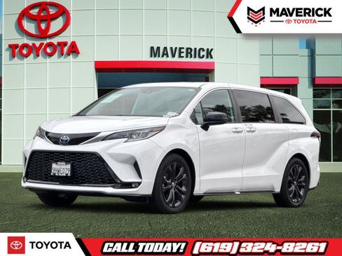 Used 2023 Toyota Sienna XSE image 1