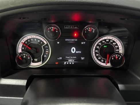 Used 2020 RAM 1500 Classic SLT w/ Luxury Group image 18