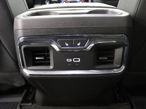 Used 2025 Chevrolet Silverado 2500 LTZ w/ Z71 Chrome Sport Edition image 39