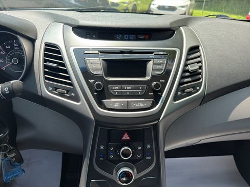 Used 2014 Hyundai Elantra SE FWD image 15