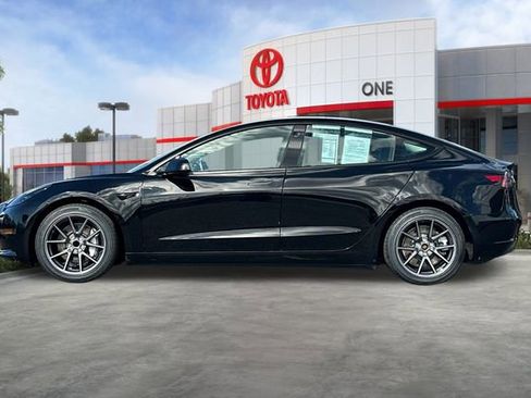 Used 2023 Tesla Model 3 Standard Range image 8