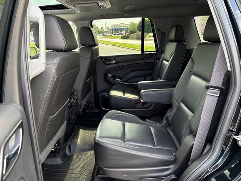 Used 2017 GMC Yukon SLT w/ Premium Edition AWD/4WD image 37