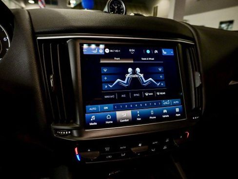 Used 2023 Maserati Levante GT AWD/4WD image 40